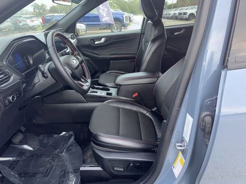 Used 2025 Ford Escape ST-Line w/ Equipment Group 301A image 9