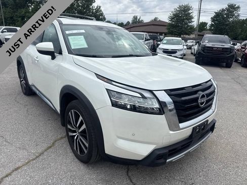 Certified 2024 Nissan Pathfinder Platinum w/ Cargo Package AWD/4WD image 3