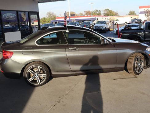 Used 2017 BMW 230i Coupe image 4