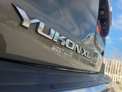 Used 2018 GMC Yukon XL Denali w/ Open Road Package image 17