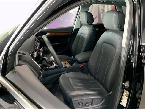Used 2023 Audi Q5 2.0T Premium w/ Convenience Package AWD/4WD image 9