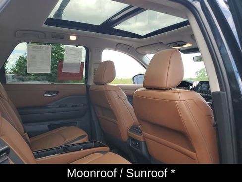 Certified 2023 Nissan Pathfinder Platinum AWD/4WD image 17