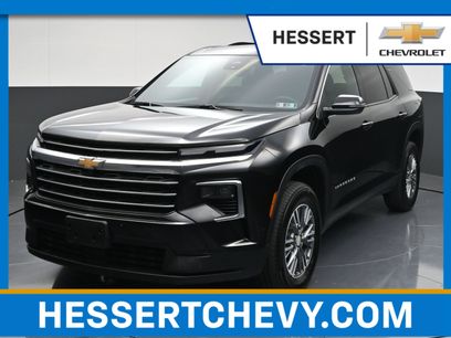 Used 2025 Chevrolet Traverse LT