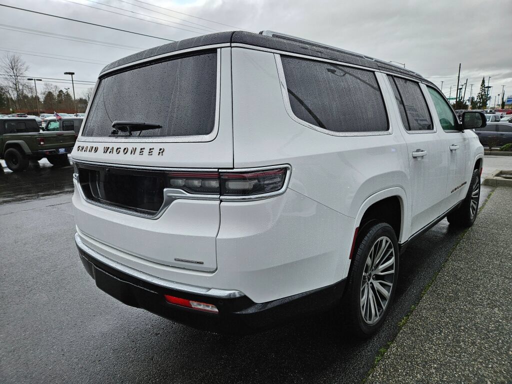 Used 2024 Jeep Grand Wagoneer L Series III AWD/4WD image 5
