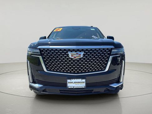 Used 2023 Cadillac Escalade ESV Premium Luxury AWD/4WD image 2
