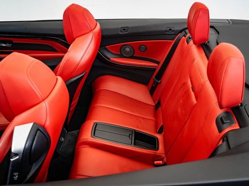 Used 2018 BMW M4 image 46