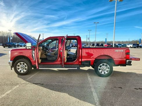 Used 2023 Ford F250 Lariat w/ Chrome Package image 12