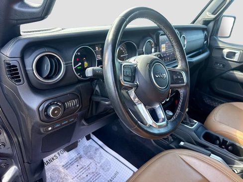 Used 2022 Jeep Wrangler Unlimited Sahara w/ Cold Weather Group AWD/4WD image 10