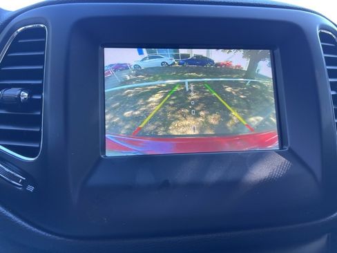 Used 2021 Jeep Compass Latitude image 31