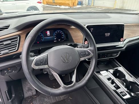Used 2024 Volkswagen Atlas SE image 6
