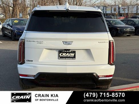 Used 2026 Cadillac Escalade IQL Luxury AWD/4WD image 8