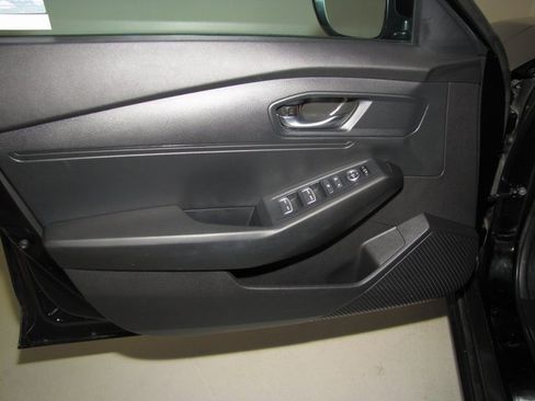 Certified 2023 Honda Accord LX image 9