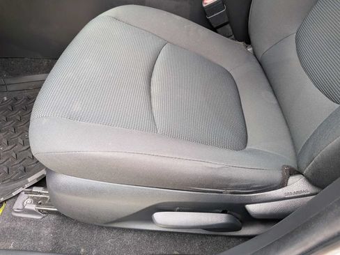 Used 2021 Toyota RAV4 LE FWD image 22