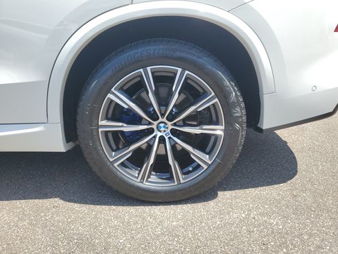 Certified 2024 BMW X5 xDrive40i w/ M Sport Package AWD/4WD image 29