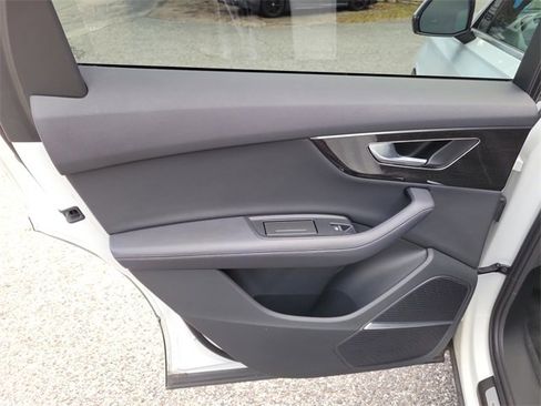 Used 2024 Audi Q7 3.0T Premium Plus image 29