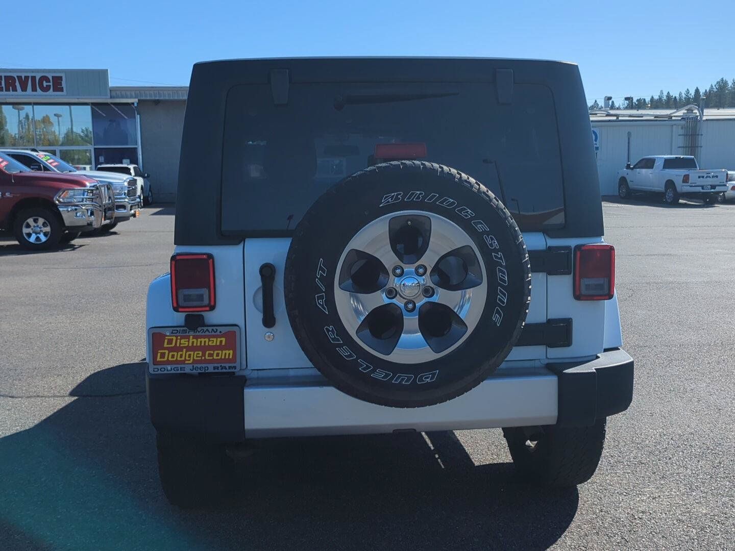 Used 2018 Jeep Wrangler Unlimited Sahara AWD/4WD image 5
