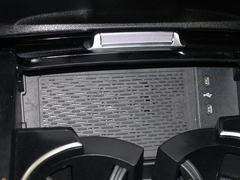 Used 2024 Mercedes-Benz GLE 450e 4MATIC image 46