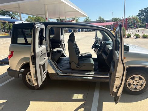 Used 2011 Honda Element LX image 17