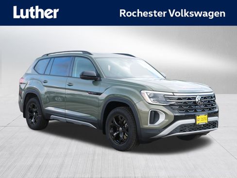 New 2026 Volkswagen Atlas Peak Edition image 1