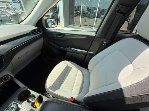 Used 2025 Ford Escape Active w/ Cold Weather Package AWD/4WD image 21