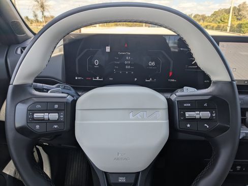 Used 2025 Kia K4 GT-Line w/ GT-Line Premium Package image 27