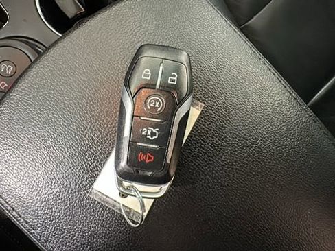 Used 2016 Ford Explorer XLT w/ Equipment Group 202A AWD/4WD image 26