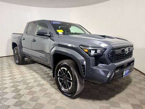 Used 2024 Toyota Tacoma TRD Sport w/ TRD Sport Upgrade Package AWD/4WD image 8