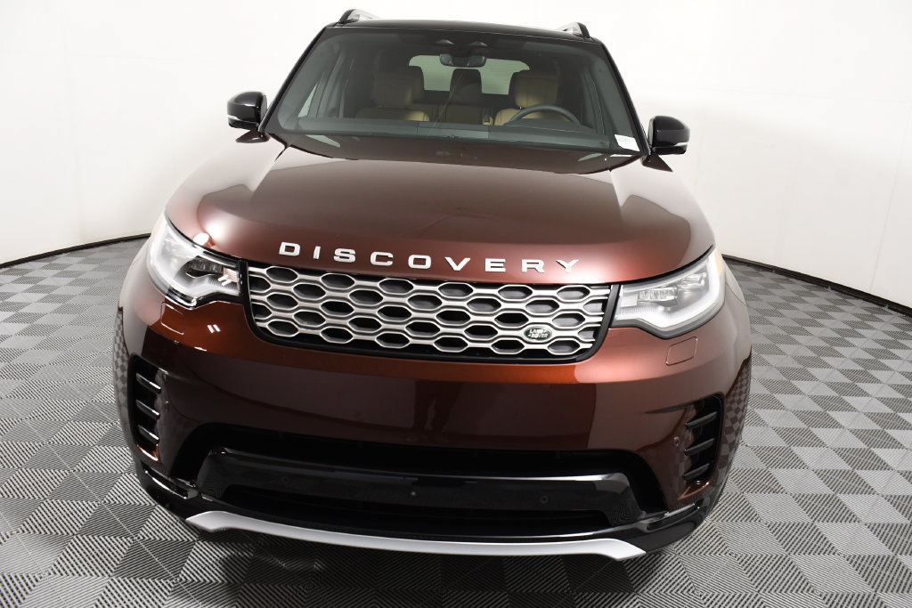 Certified 2026 Land Rover Discovery Limited Edition AWD/4WD image 10