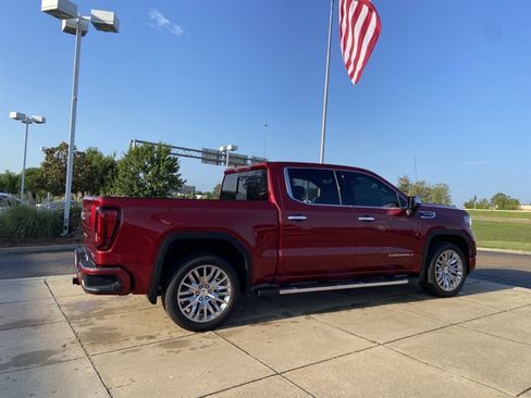 Used 2022 GMC Sierra 1500 Denali w/ Driver Alert Package II AWD/4WD image 12
