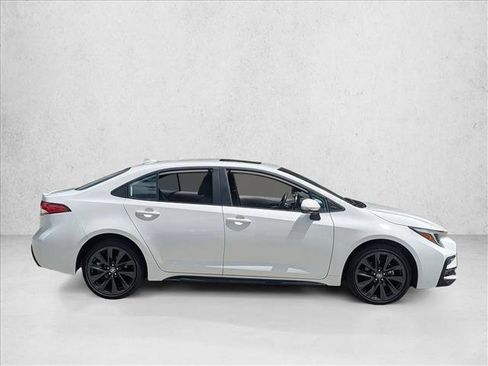 Used 2023 Toyota Corolla SE w/ SE Premium Package FWD image 4