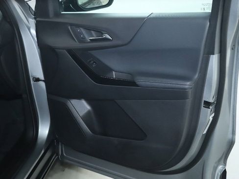 Used 2025 Chevrolet Equinox LT image 31