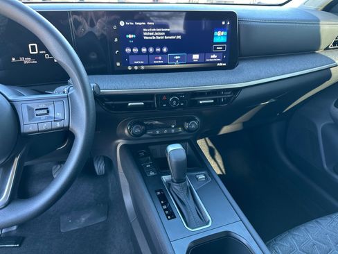 Used 2026 Nissan Kicks SV image 28