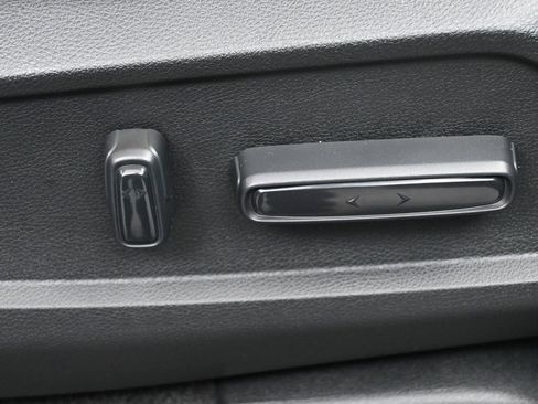 Used 2025 Honda Pilot Elite image 42