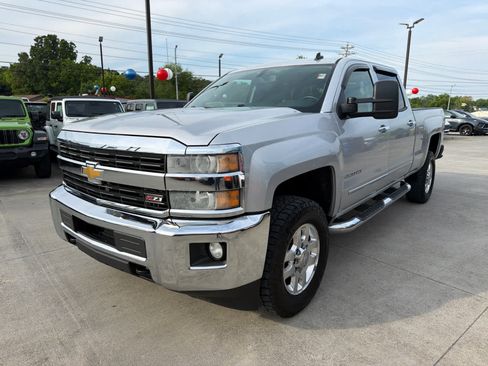Used 2015 Chevrolet Silverado 2500 LTZ w/ Z71 Package, Off-Road AWD/4WD image 4