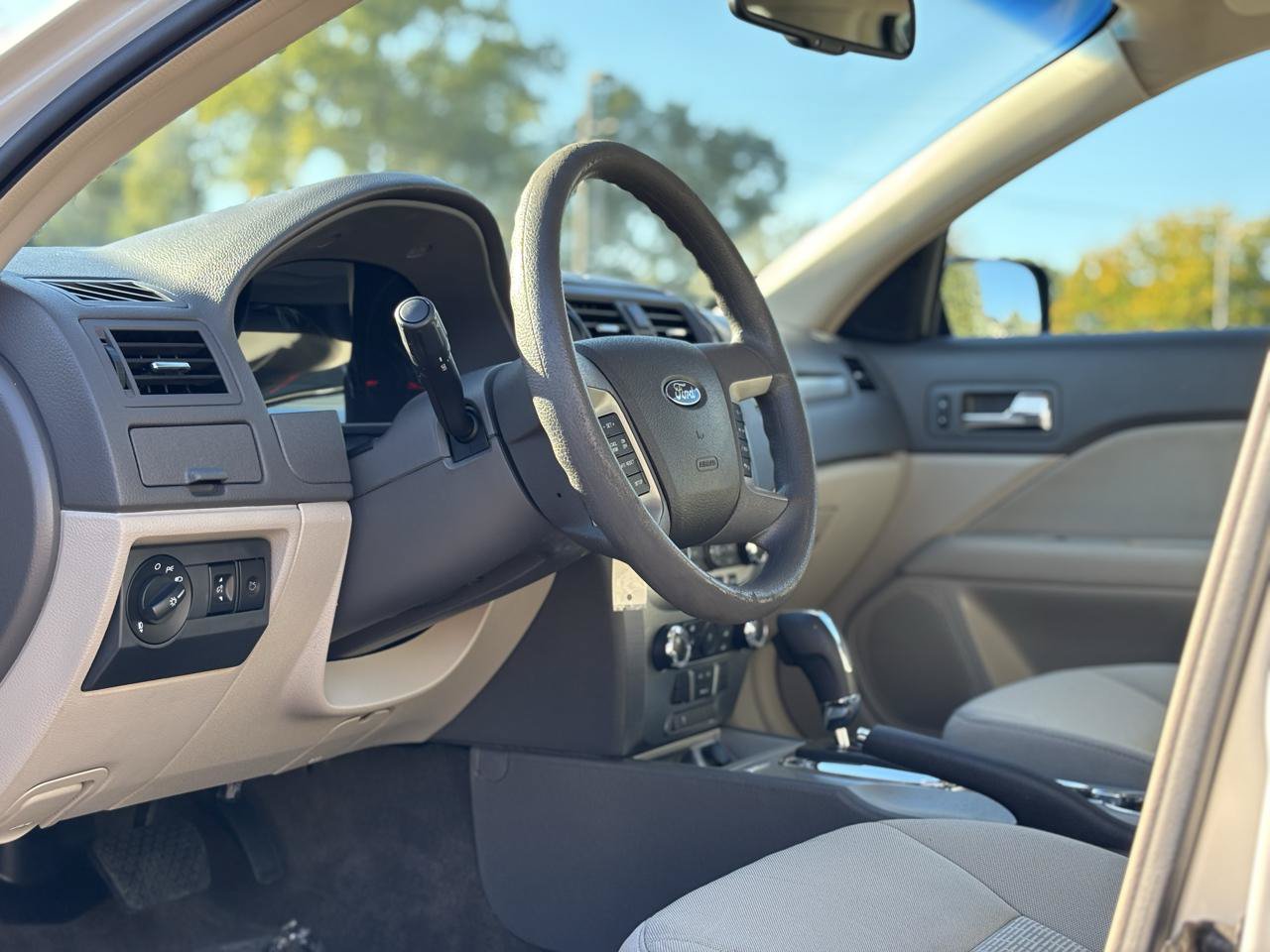 Used 2010 Ford Fusion SE FWD image 17