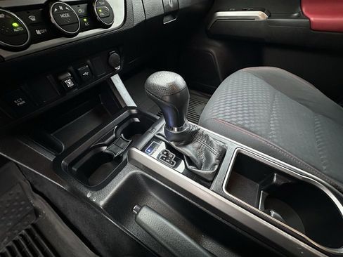 Used 2021 Toyota Tacoma SR5 image 5