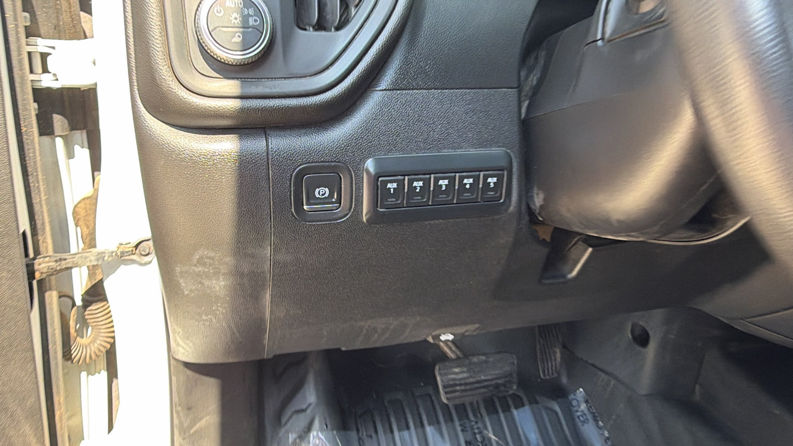 Used 2020 GMC Sierra 3500 4x4 Crew Cab w/ Convenience Package image 24