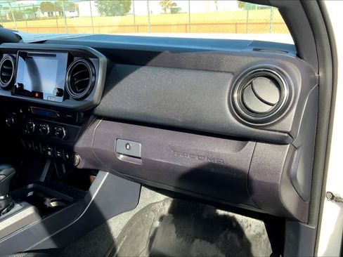 Used 2019 Toyota Tacoma TRD Off-Road w/ TRD Premium Off Road Package image 15