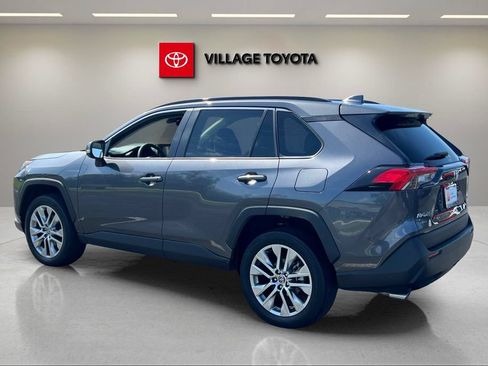 Certified 2022 Toyota RAV4 XLE Premium FWD image 3