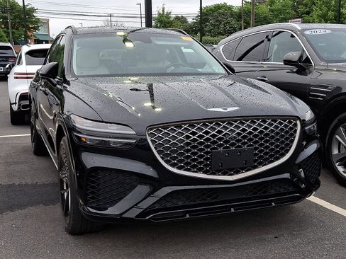 Used 2022 Genesis GV70 3.5T Sport w/ Sport Prestige Package AWD/4WD image 2