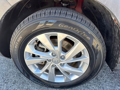 Used 2021 Hyundai Tucson SE image 11