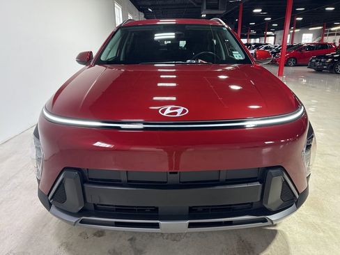 Used 2025 Hyundai Kona SEL AWD/4WD image 9