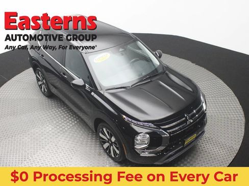 Used 2025 Mitsubishi Outlander SE AWD/4WD image 3