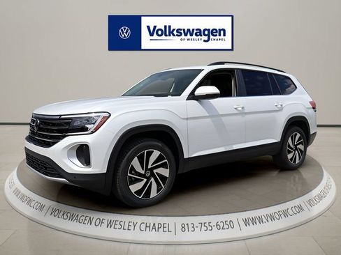 Certified 2026 Volkswagen Atlas SE FWD image 3