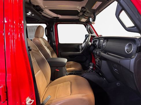 Used 2023 Jeep Wrangler Unlimited Sahara w/ Cold Weather Group image 26