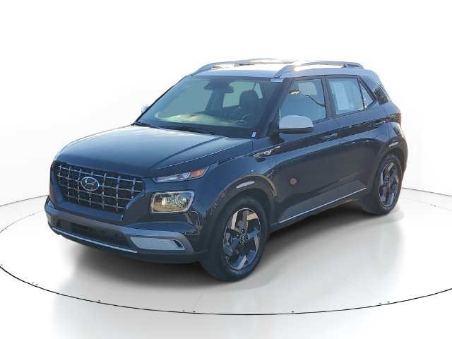 Used 2024 Hyundai Venue Limited FWD image 2