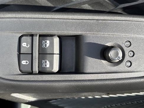 Used 2025 Dodge Charger Daytona R/T w/ Quick Order Package 25M R/T AWD/4WD image 18