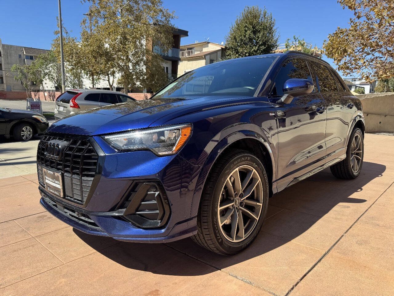 Used 2022 Audi Q3 2.0T Premium w/ Black Optic Sport Package AWD/4WD image 3