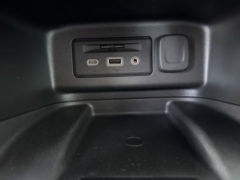 Used 2022 Chevrolet Equinox Premier image 17