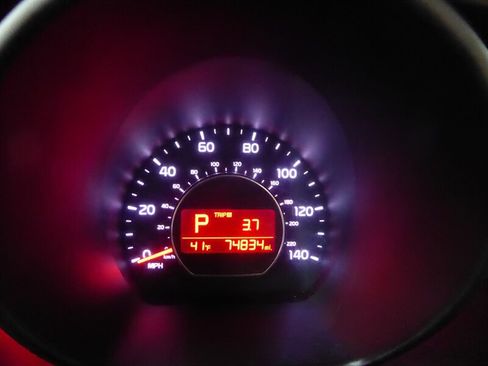 Used 2018 Kia Soul + image 12